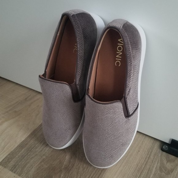 Women's Vionic Midi Holiday Slip-on Velvet Sneakers *NEW* - Picture 3 of 4